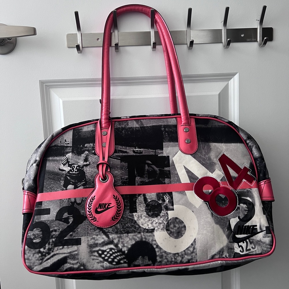 Nike Coral and Black Zip Gym Bag